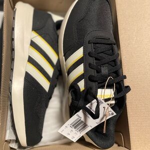Adidas Men's Black and Yellow Sneakers